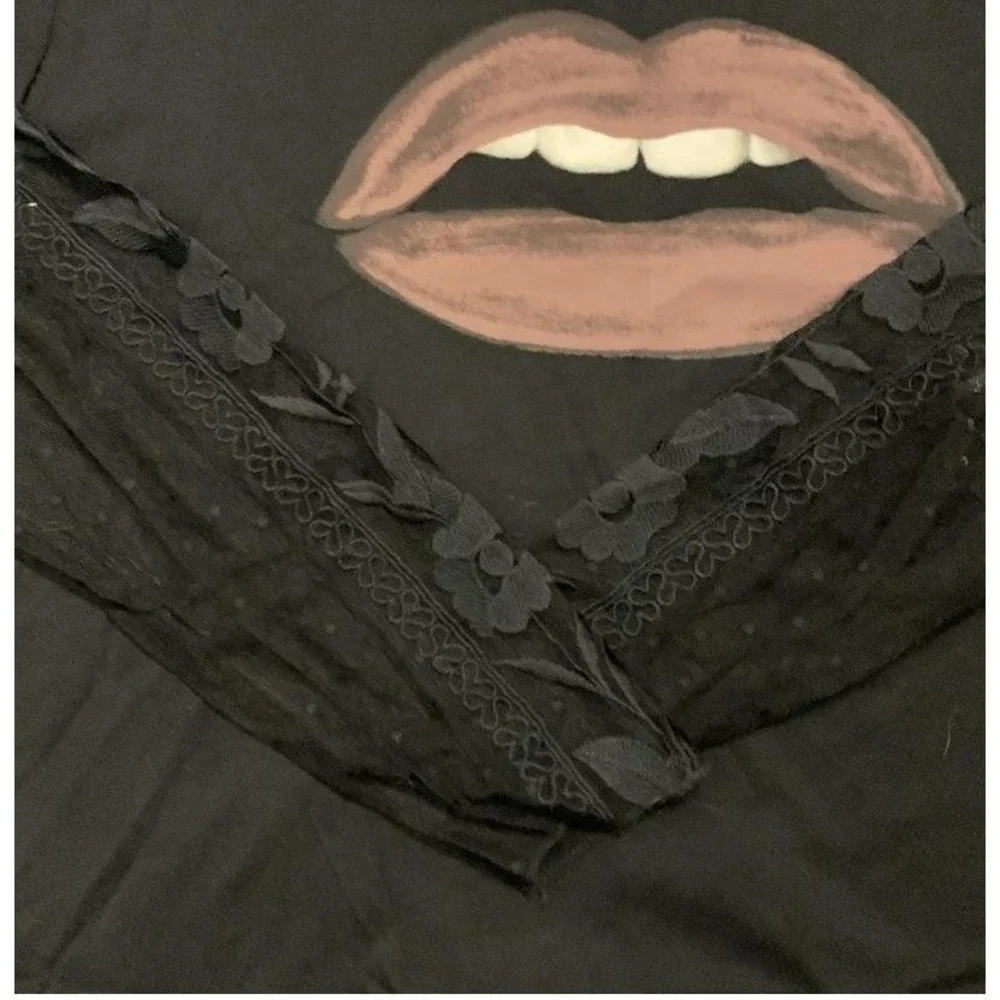 NWT‎ Torrid Lips Two-For Cotton Jersey Lace Sleeve Tee 2X